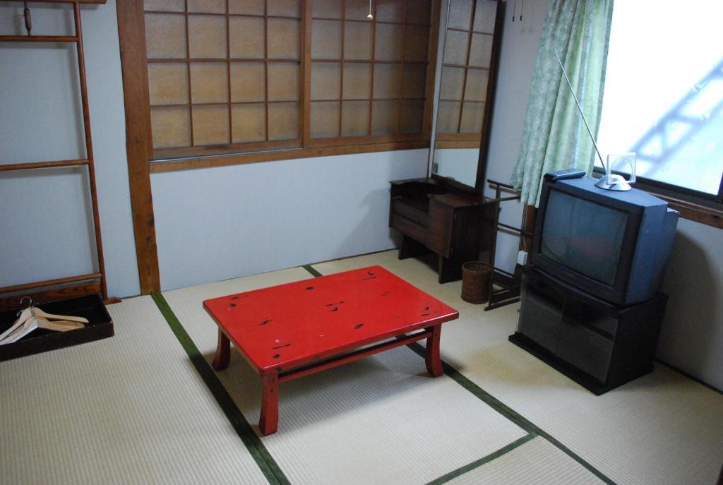 Chizuru Ryokan Hotel Hiroshima Room photo