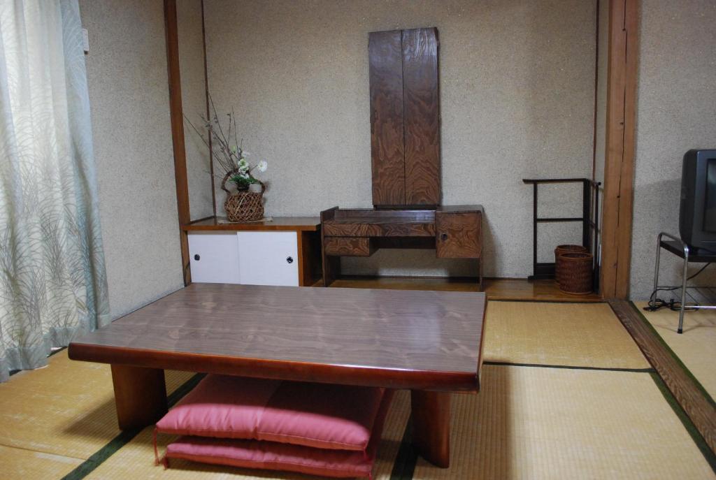 Chizuru Ryokan Hotel Hiroshima Room photo